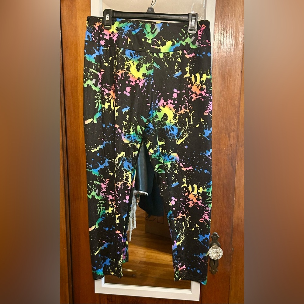 NWOT SHEIN blacklight reactive, paint splatter leggings. Xl.
